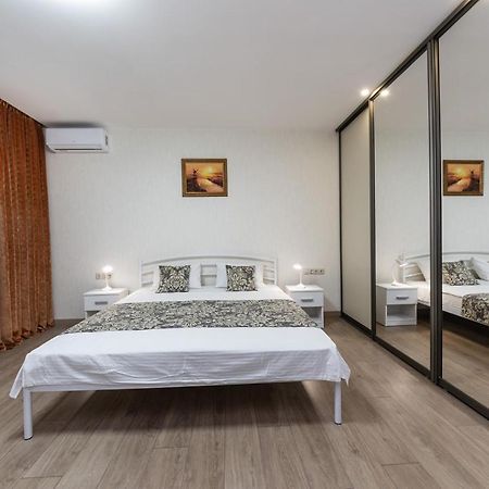 Apartments Riviera,20 минут от центра Київ Екстер'єр фото