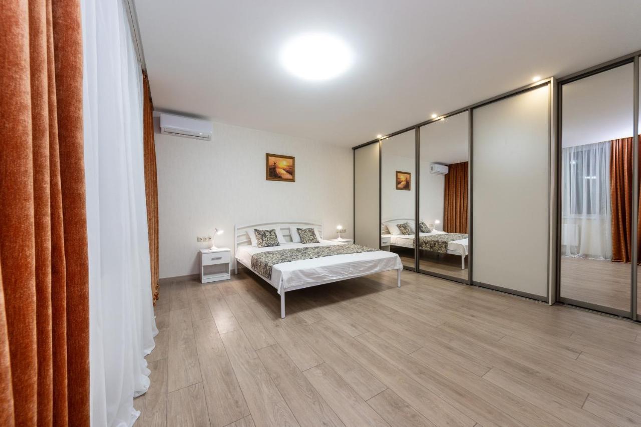 Apartments Riviera,20 минут от центра Київ Екстер'єр фото