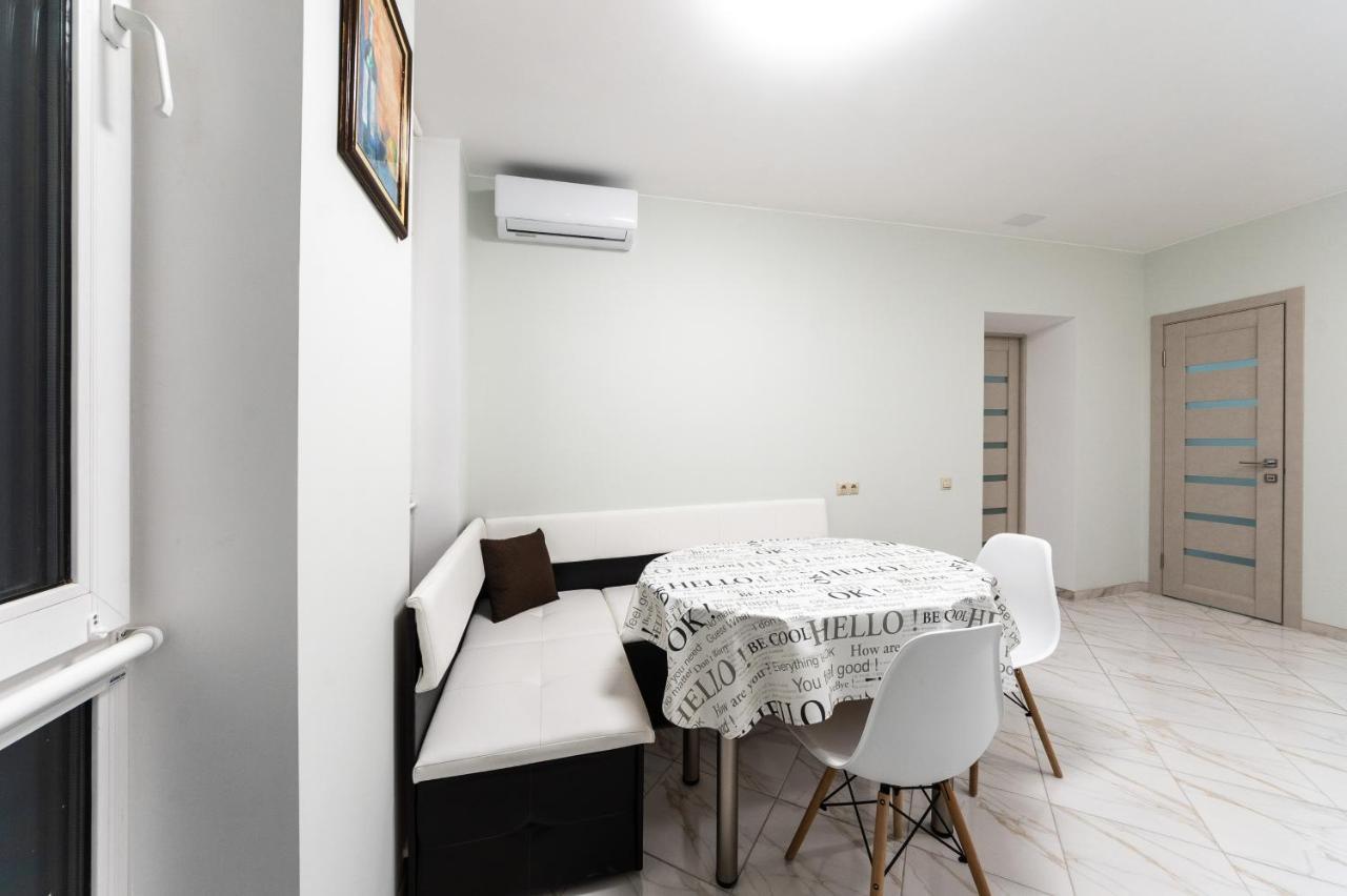 Apartments Riviera,20 минут от центра Київ Екстер'єр фото