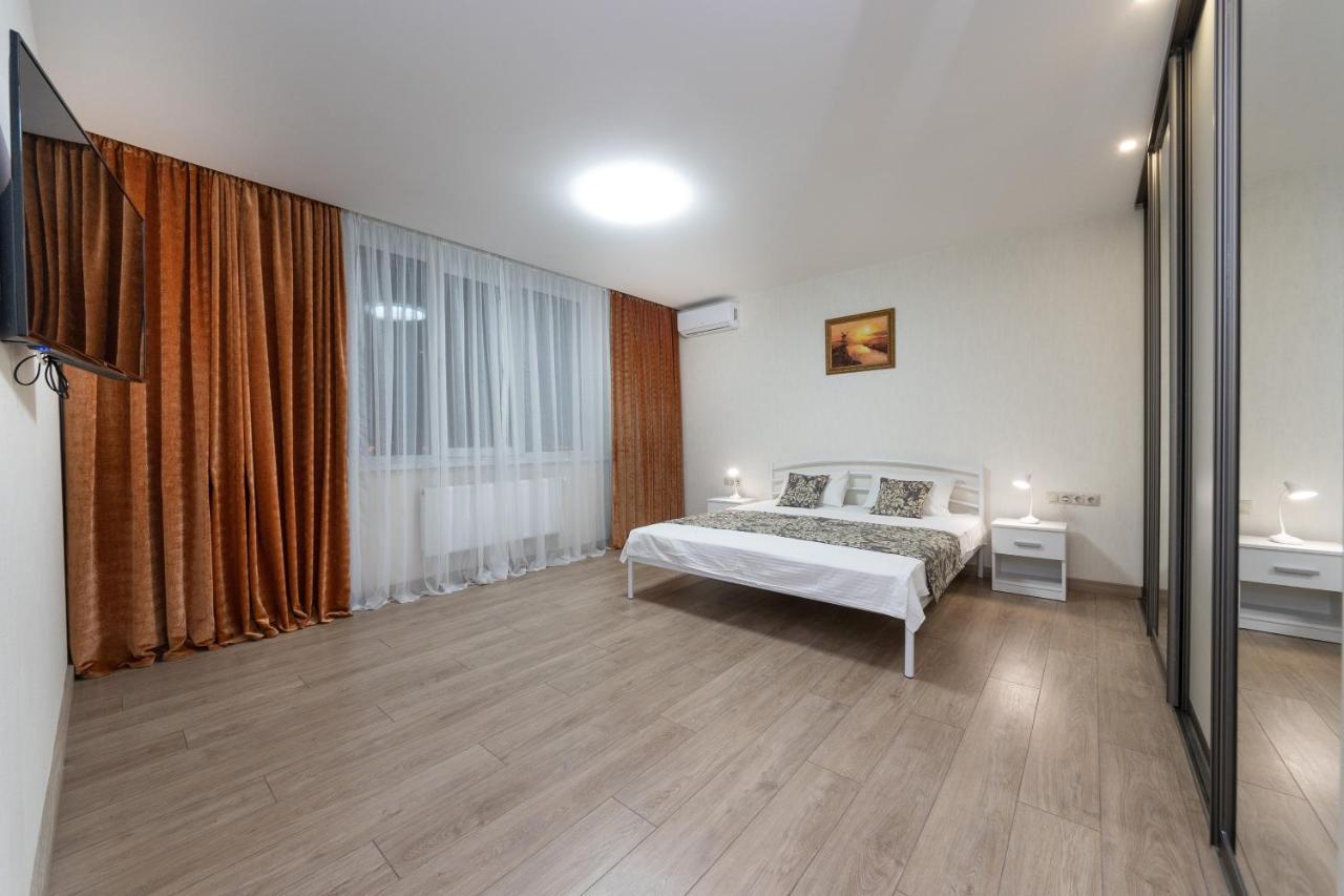 Apartments Riviera,20 минут от центра Київ Екстер'єр фото