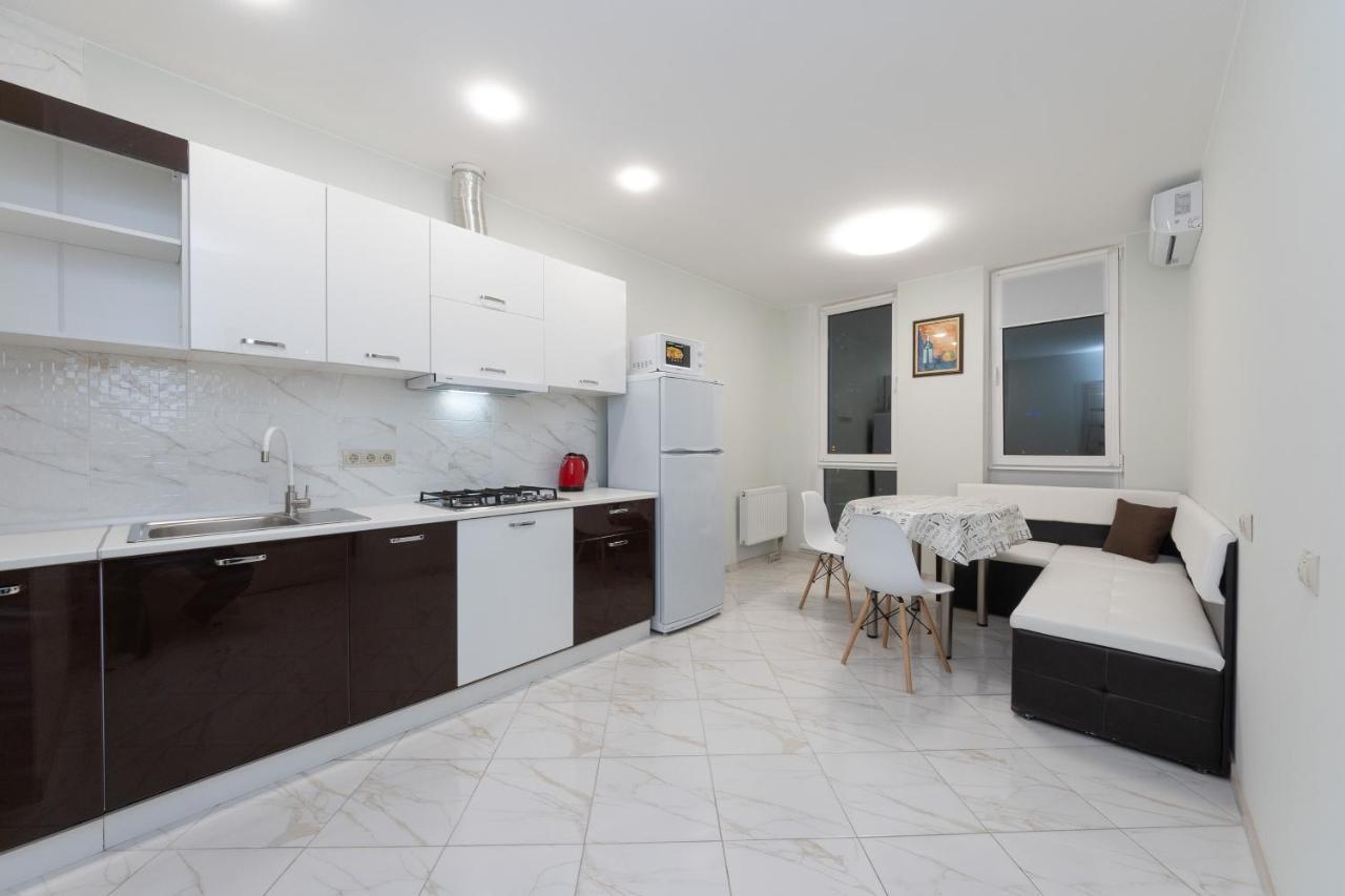 Apartments Riviera,20 минут от центра Київ Екстер'єр фото